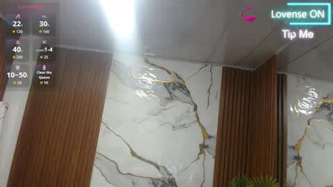 alonddra_tay online show from May 31, 2026, 11:39 am