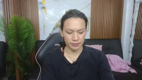 alonddra_tay online show from June 8, 2026, 11:32 am