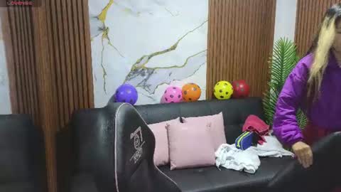 alonddra_tay online show from June 22, 2026, 11:29 am