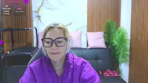 alonddra_tay online show from July 17, 2026, 11:39 am