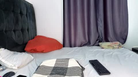 Snapshot of alotta_titties chatting on April 3, 2026, 8:23 am alotta_titties online show from April 3, 2026, 8:23 am