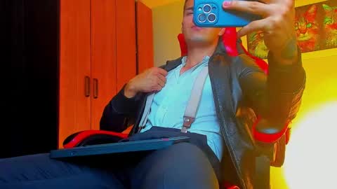 alpha_dominus_ online show from October 3, 2025, 4:53 am