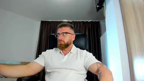 Alphaalexxx Lets reach Me 100 thumbs up online show from June 11, 2026, 10:24 am