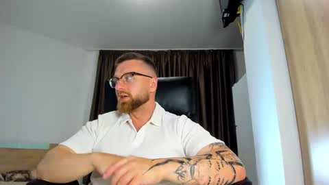 Alphaalexxx Lets reach Me 100 thumbs up online show from June 20, 2026, 5:38 pm