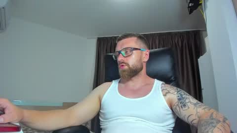 Alphaalexxx Lets reach Me 100 thumbs up online show from July 28, 2026, 7:39 pm