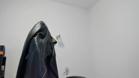 Snapshot of alphagodleatherking92 chatting on December 26, 2024, 10:59 am LeatherMaster online show from December 26, 2024, 10:59 am