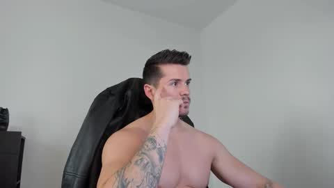 Snapshot of alphagodleatherking92 chatting on September 17, 2025, 3:03 pm LeatherMaster online show from September 17, 2025, 3:03 pm