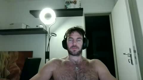 alphah_hunk online show from November 22, 2025, 9:03 pm