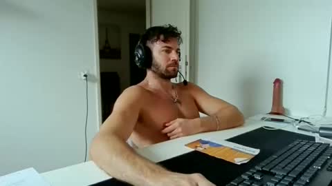 alphah_hunk online show from March 16, 2026, 12:31 pm