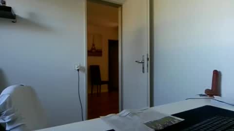 Snapshot of alphah_hunk chatting on April 25, 2026, 2:25 pm alphah_hunk online show from April 25, 2026, 2:25 pm