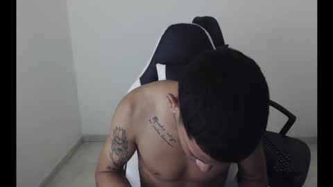 alphas_latins online show from March 30, 2026, 1:17 am