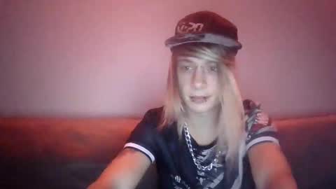 Snapshot of altboy010 chatting on September 12, 2025, 9:15 pm altboy010 online show from September 12, 2025, 9:15 pm