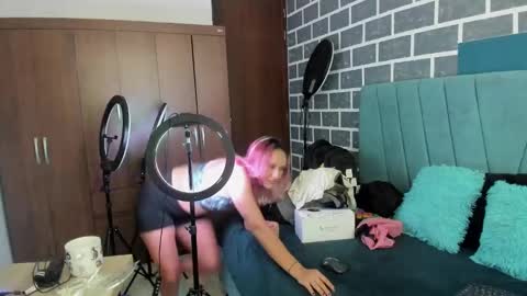 Alter  online show from September 23, 2025, 12:19 pm