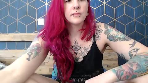 Snapshot of alternative_milf chatting on April 6, 2026, 9:54 am Lily online show from April 6, 2026, 9:54 am
