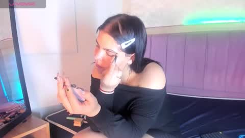 alunnaclarkcm online show from December 15, 2025, 3:33 am