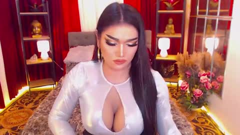 Snapshot of alurajhenson chatting on January 22, 2025, 10:37 pm Alura Jhenson online show from January 22, 2025, 10:37 pm