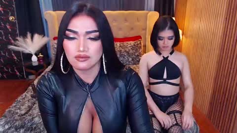 Snapshot of alurajhenson chatting on February 16, 2025, 3:15 am Alura Jhenson online show from February 16, 2025, 3:15 am