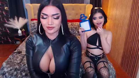 Snapshot of alurajhenson chatting on February 16, 2025, 6:54 am Alura Jhenson online show from February 16, 2025, 6:54 am