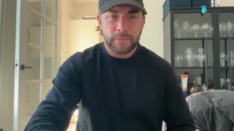 Snapshot of always_on_the_edge chatting on May 27, 2026, 8:44 am always_on_the_edge online show from May 27, 2026, 8:44 am