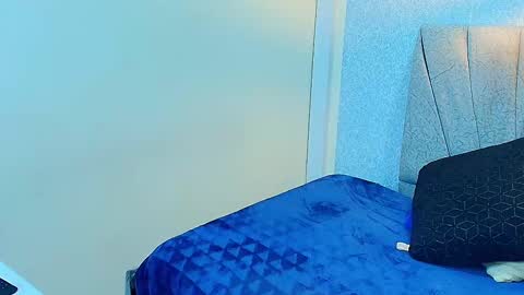 Snapshot of aly_smith_ chatting on September 19, 2025, 12:06 pm A L Y online show from September 19, 2025, 12:06 pm