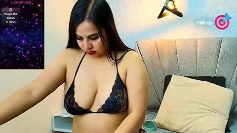 Snapshot of aly_smith_ chatting on November 10, 2025, 11:31 am A L Y online show from November 10, 2025, 11:31 am