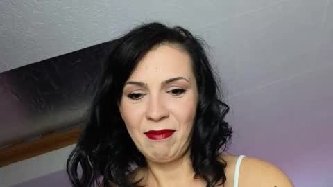 Snapshot of alyarei chatting on October 19, 2025, 5:57 pm alyarei online show from October 19, 2025, 5:57 pm