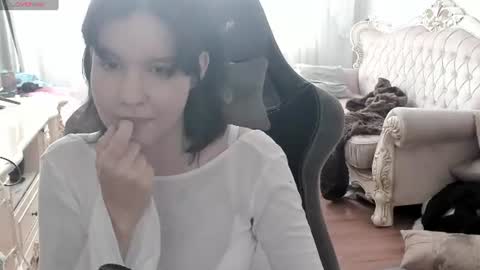 Snapshot of alyaska_yang chatting on June 25, 2026, 2:32 pm alyaska_yang online show from June 25, 2026, 2:32 pm