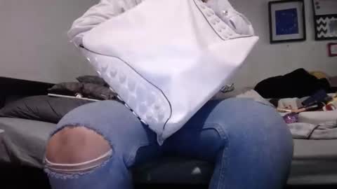 Alyn Maria online show from January 6, 2026, 2:26 am