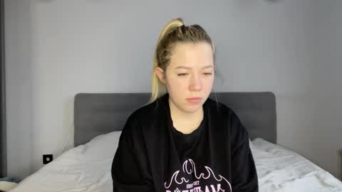 Snapshot of alyrasun chatting on March 16, 2026, 6:06 am Al online show from March 16, 2026, 6:06 am