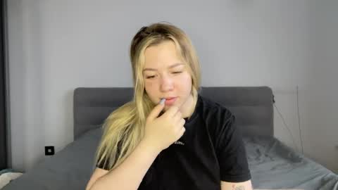 Snapshot of alyrasun chatting on March 23, 2026, 6:06 am Al online show from March 23, 2026, 6:06 am