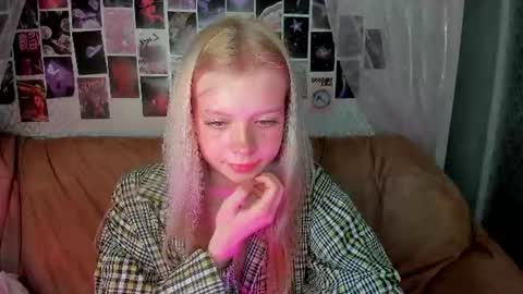 Snapshot of alysameow chatting on June 17, 2026, 1:56 pm Alysa 7GMT online show from June 17, 2026, 1:56 pm