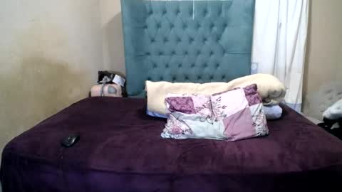 alyssabrownx online show from June 19, 2026, 3:27 pm