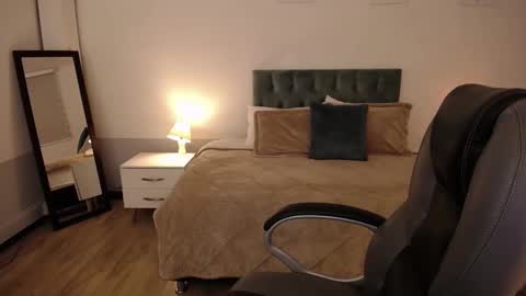 alyssia wolds online show from January 21, 2025, 12:39 pm