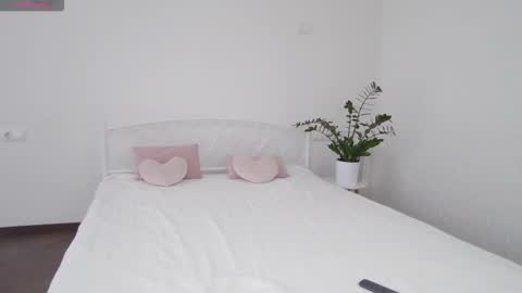 Snapshot of alyxkinski chatting on October 1, 2025, 6:08 am Alyx online show from October 1, 2025, 6:08 am