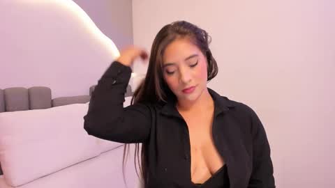 AlyxxJane ----Connected from online show from October 16, 2025, 12:39 pm