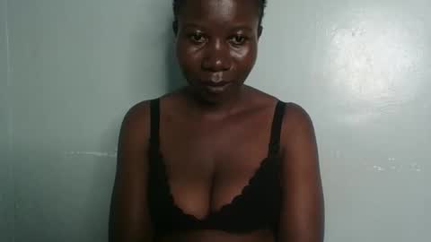 Snapshot of am_creme_delight chatting on April 14, 2026, 5:30 pm am_creme_delight online show from April 14, 2026, 5:30 pm