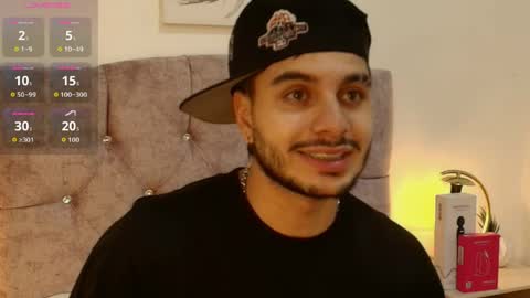Snapshot of amadeo_wild chatting on April 17, 2026, 4:15 am Amadeo Wild online show from April 17, 2026, 4:15 am