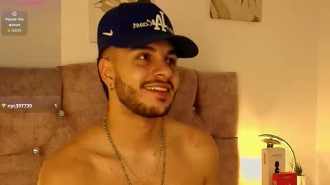 Snapshot of amadeo_wild chatting on April 25, 2026, 5:21 am Amadeo Wild online show from April 25, 2026, 5:21 am