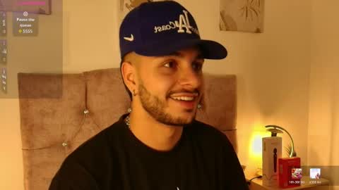Snapshot of amadeo_wild chatting on April 26, 2026, 4:21 am Amadeo Wild online show from April 26, 2026, 4:21 am