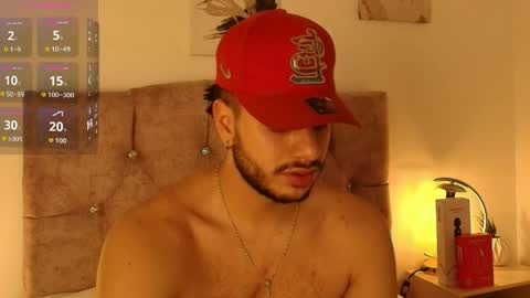 Snapshot of amadeo_wild chatting on May 7, 2026, 4:18 am Amadeo Wild online show from May 7, 2026, 4:18 am
