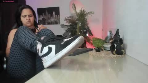 anny online show from May 19, 2026, 2:51 am