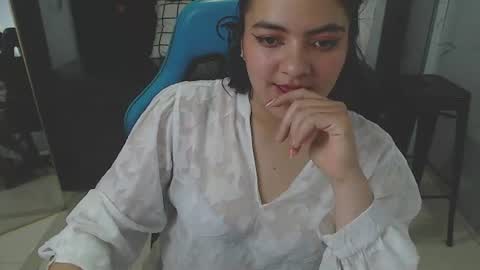 Snapshot of amalia_a chatting on July 23, 2026, 1:42 pm amalia_a online show from July 23, 2026, 1:42 pm