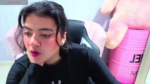 Snapshot of amalia_a chatting on July 25, 2026, 1:41 pm amalia_a online show from July 25, 2026, 1:41 pm