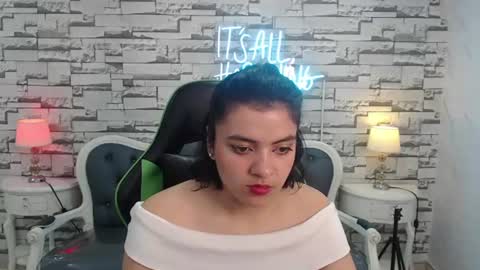 Snapshot of amalia_a chatting on July 27, 2026, 12:56 pm amalia_a online show from July 27, 2026, 12:56 pm