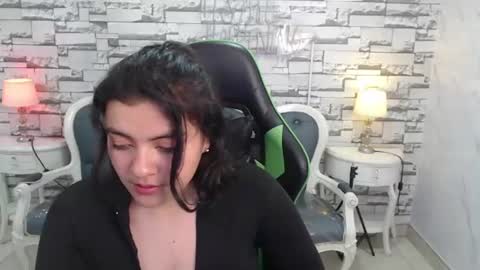 Snapshot of amalia_a chatting on July 28, 2026, 1:43 pm amalia_a online show from July 28, 2026, 1:43 pm