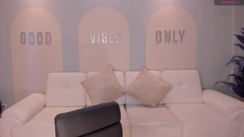 Snapshot of amalia_cruss chatting on November 14, 2025, 8:40 pm Amalia cruss online show from November 14, 2025, 8:40 pm