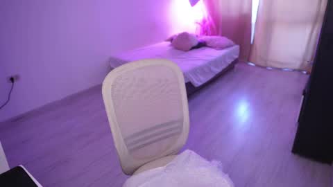 amalia_minkxx online show from July 6, 2026, 3:36 pm
