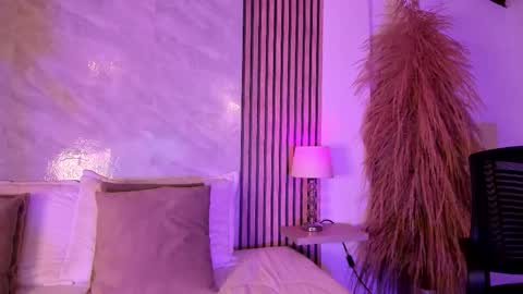 Luisa online show from November 23, 2025, 11:26 pm