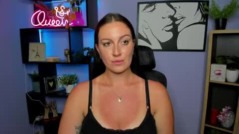 Snapshot of amanda_burn chatting on June 3, 2026, 2:33 pm Amanda online show from June 3, 2026, 2:33 pm