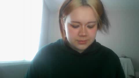 amanda_mia online show from June 5, 2026, 5:25 am